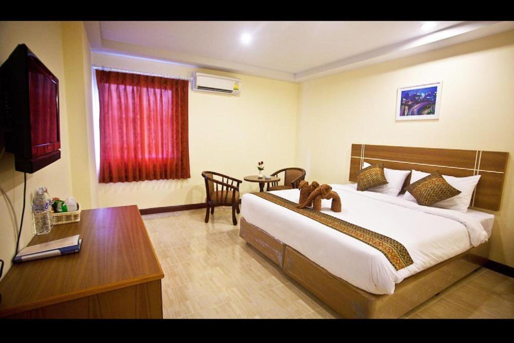 Iris Residence Паттайя Экстерьер фото